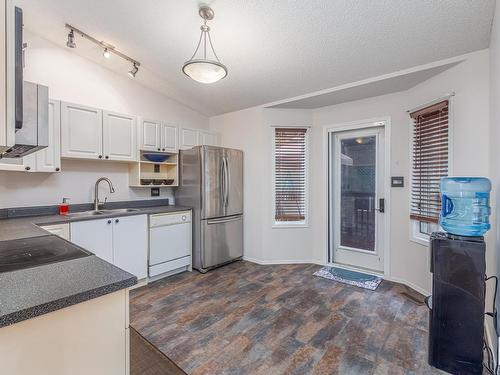 6 15 Poirier Avenue, St. Albert, AB - Indoor Photo Showing Kitchen With Double Sink