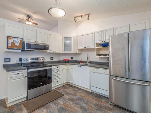 6 15 Poirier Avenue, St. Albert, AB - Indoor Photo Showing Kitchen