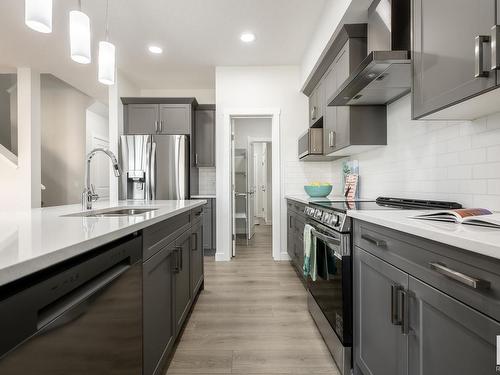 7120 177 Avenue, Edmonton, AB - Indoor Photo Showing Kitchen With Upgraded Kitchen