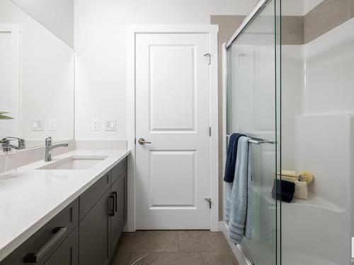 7120 177 Avenue, Edmonton, AB - Indoor Photo Showing Bathroom