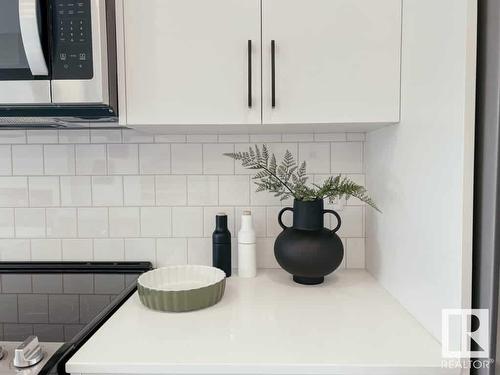 403 32 Street, Edmonton, AB - Indoor Photo Showing Kitchen