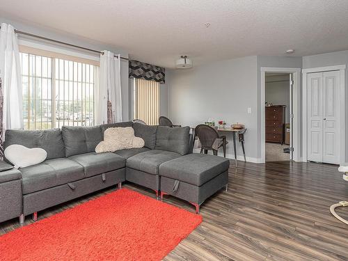 121 3670 139 Avenue, Edmonton, AB - Indoor Photo Showing Living Room