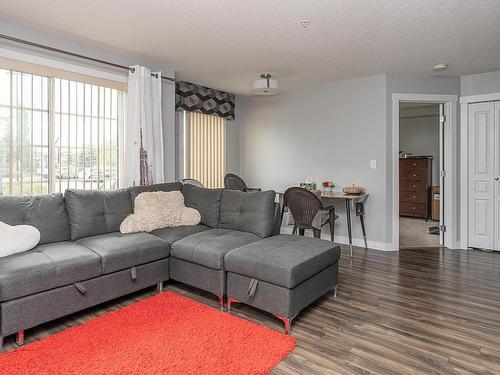 121 3670 139 Avenue, Edmonton, AB - Indoor Photo Showing Living Room