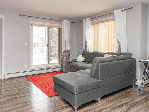 121 3670 139 Avenue, Edmonton, AB - Indoor Photo Showing Living Room