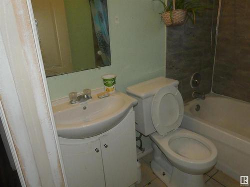 10894 98 Street Nw, Edmonton, AB - Indoor Photo Showing Bathroom