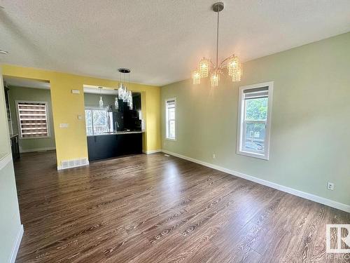 12 10114 160 Street, Edmonton, AB - Indoor Photo Showing Living Room