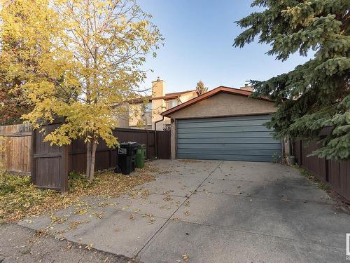 3515 42A Av Nw, Edmonton, AB 