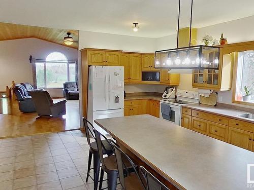 5113 Twp Rd 592A, Rural Barrhead County, AB - Indoor Photo Showing Kitchen