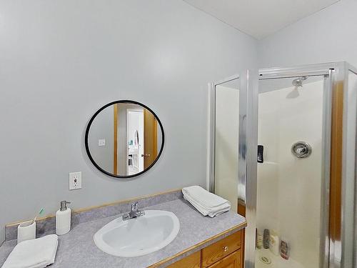 5113 Twp Rd 592A, Rural Barrhead County, AB - Indoor Photo Showing Bathroom