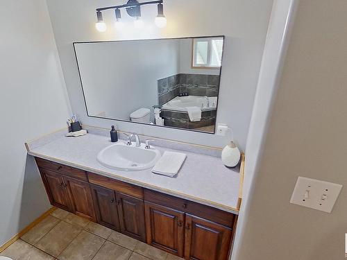 5113 Twp Rd 592A, Rural Barrhead County, AB - Indoor Photo Showing Bathroom