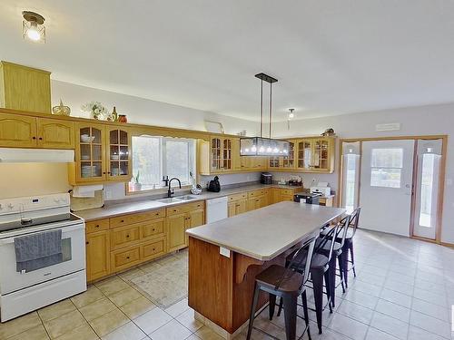 5113 Twp Rd 592A, Rural Barrhead County, AB - Indoor Photo Showing Kitchen