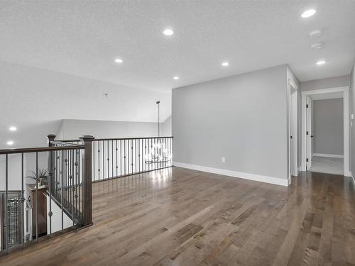 1253 Adamson Drive, Edmonton, AB - Indoor Photo Showing Other Room