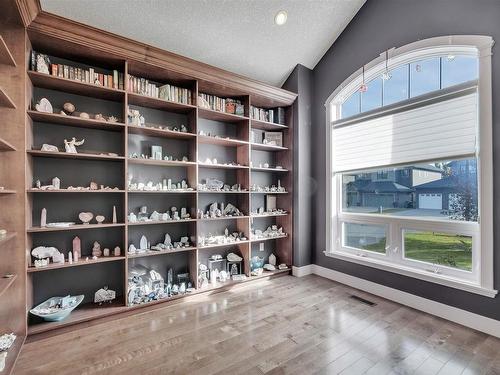 1253 Adamson Drive, Edmonton, AB - Indoor