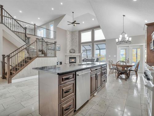 1253 Adamson Drive, Edmonton, AB - Indoor Photo Showing Kitchen With Upgraded Kitchen