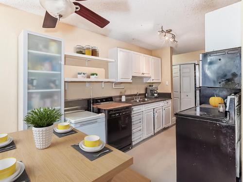 207 8930 149 Street, Edmonton, AB - Indoor Photo Showing Kitchen