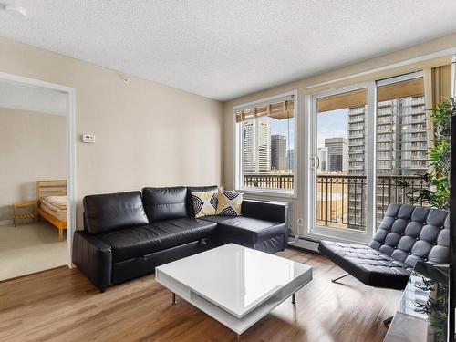 1405 10180 104 Street, Edmonton, AB - Indoor Photo Showing Living Room