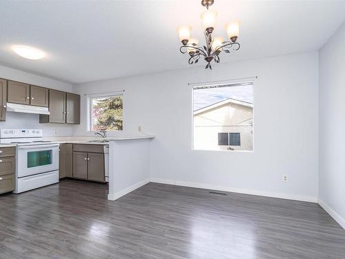 11616 39A Avenue, Edmonton, AB - Indoor Photo Showing Kitchen