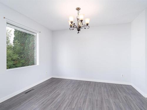 11616 39A Avenue, Edmonton, AB - Indoor Photo Showing Other Room