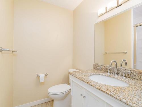 11616 39A Avenue, Edmonton, AB - Indoor Photo Showing Bathroom