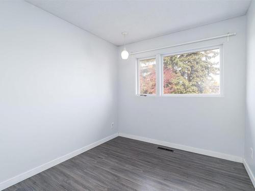 11616 39A Avenue, Edmonton, AB - Indoor Photo Showing Other Room