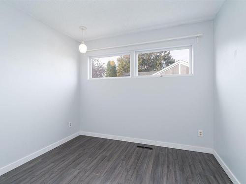 11616 39A Avenue, Edmonton, AB - Indoor Photo Showing Other Room