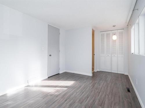 11616 39A Avenue, Edmonton, AB - Indoor Photo Showing Other Room