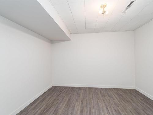 11616 39A Avenue, Edmonton, AB - Indoor Photo Showing Other Room