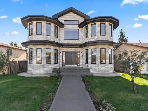 4535 26 Av Nw, Edmonton, AB 