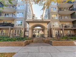 #602 11109 84 AV NW  Edmonton, AB T6G 2W4