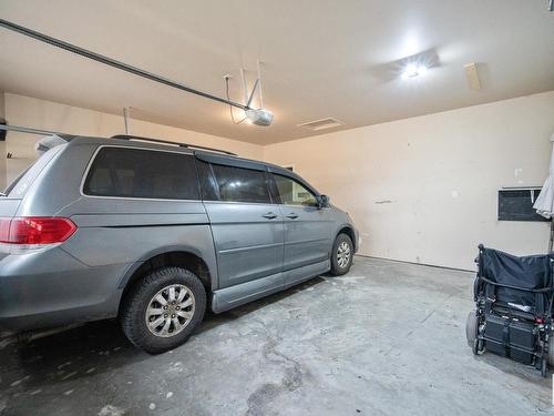 18343 Lessard Road, Edmonton, AB - Indoor Photo Showing Garage