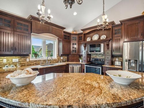 18343 Lessard Road, Edmonton, AB - Indoor Photo Showing Kitchen With Double Sink With Upgraded Kitchen