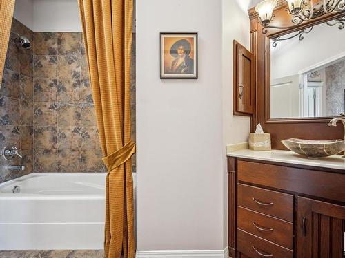 18343 Lessard Road, Edmonton, AB - Indoor Photo Showing Bathroom