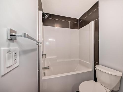 10238 92A Avenue, Morinville, AB - Indoor Photo Showing Bathroom