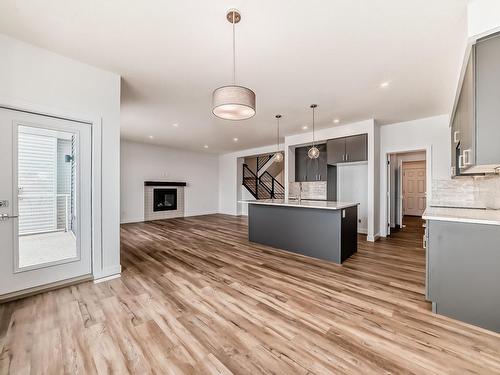 10226 92A Avenue, Morinville, AB - Indoor Photo Showing Kitchen