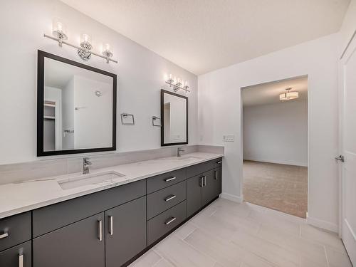 10226 92A Avenue, Morinville, AB - Indoor Photo Showing Bathroom