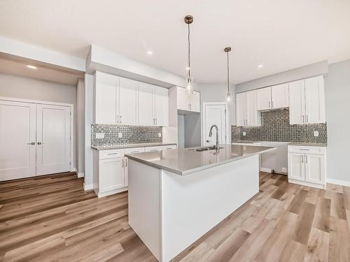 10214 92A Avenue, Morinville, AB - Indoor Photo Showing Kitchen With Upgraded Kitchen