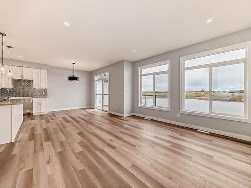 10214 92A Avenue, Morinville, AB - Indoor Photo Showing Kitchen