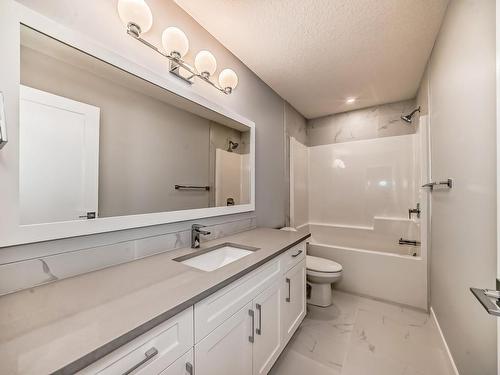 10214 92A Avenue, Morinville, AB - Indoor Photo Showing Bathroom