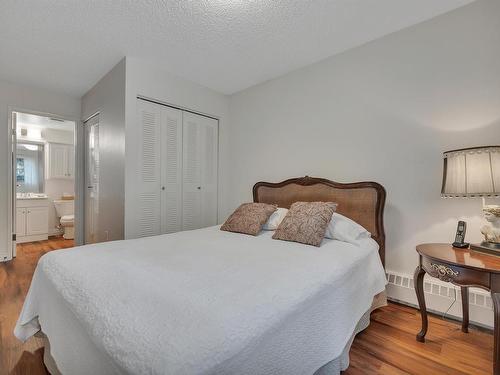 203 10421 93 Street, Edmonton, AB - Indoor Photo Showing Bedroom