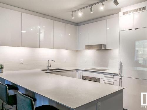 2904 10360 102 Street, Edmonton, AB - Indoor Photo Showing Kitchen With Double Sink With Upgraded Kitchen