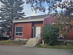 601 MILLBOURNE E NW  Edmonton, AB T6K 3N3