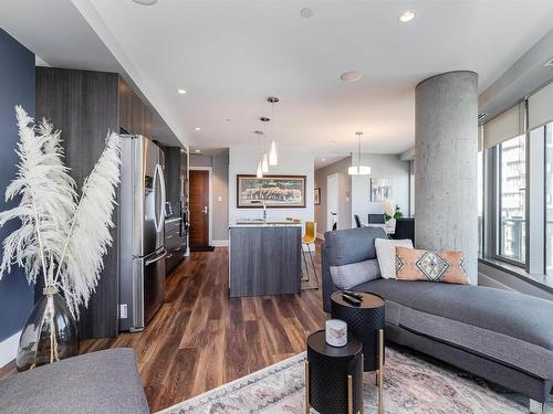 1701 11969 Jasper Avenue, Edmonton, AB - Indoor Photo Showing Living Room