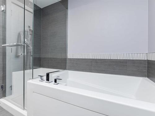 1701 11969 Jasper Avenue, Edmonton, AB - Indoor Photo Showing Bathroom