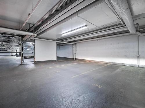 1701 11969 Jasper Avenue, Edmonton, AB - Indoor Photo Showing Garage