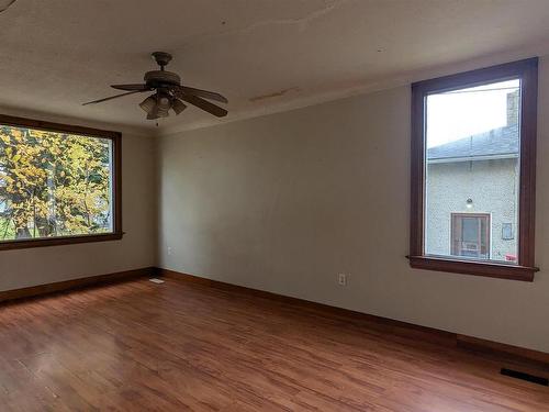 5038 49 Avenue, Vegreville, AB - Indoor Photo Showing Other Room