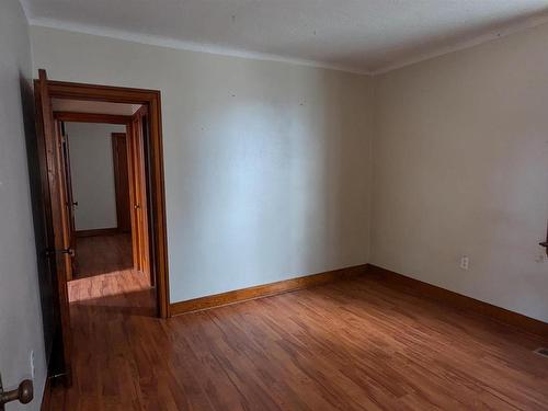 5038 49 Avenue, Vegreville, AB - Indoor Photo Showing Other Room