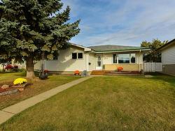 8520 143 AV NW  Edmonton, AB T5E 2G8