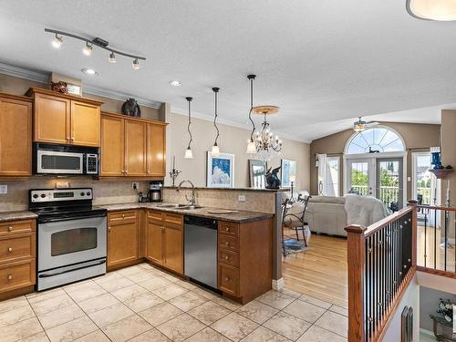 7 13808 155 Avenue, Edmonton, AB - Indoor Photo Showing Kitchen With Double Sink