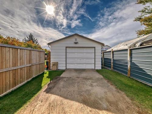 4808 51 Av, Holden, AB 