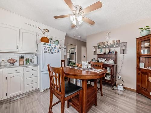 Holden, AB - Indoor Photo Showing Dining Room